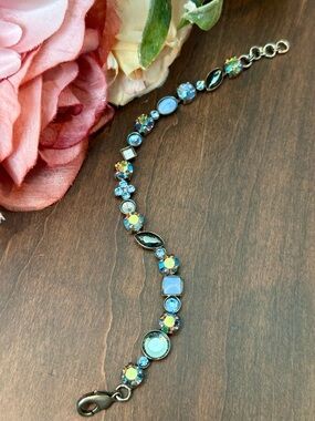 Beautiful Sorrelli handcrafted retired bracelet